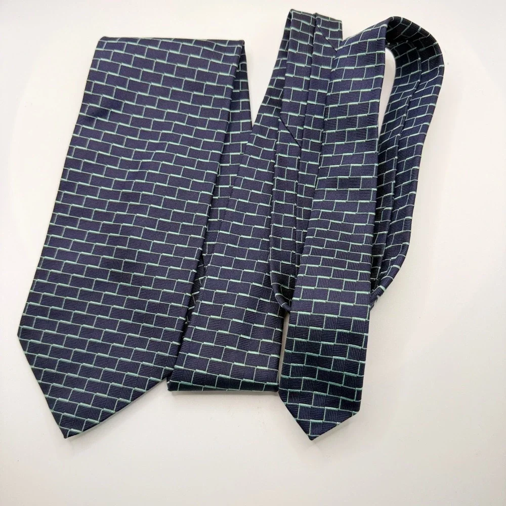Hunt Club Necktie Mens OS Navy Blue Excellent Silk Geometric Made in Italy Tie